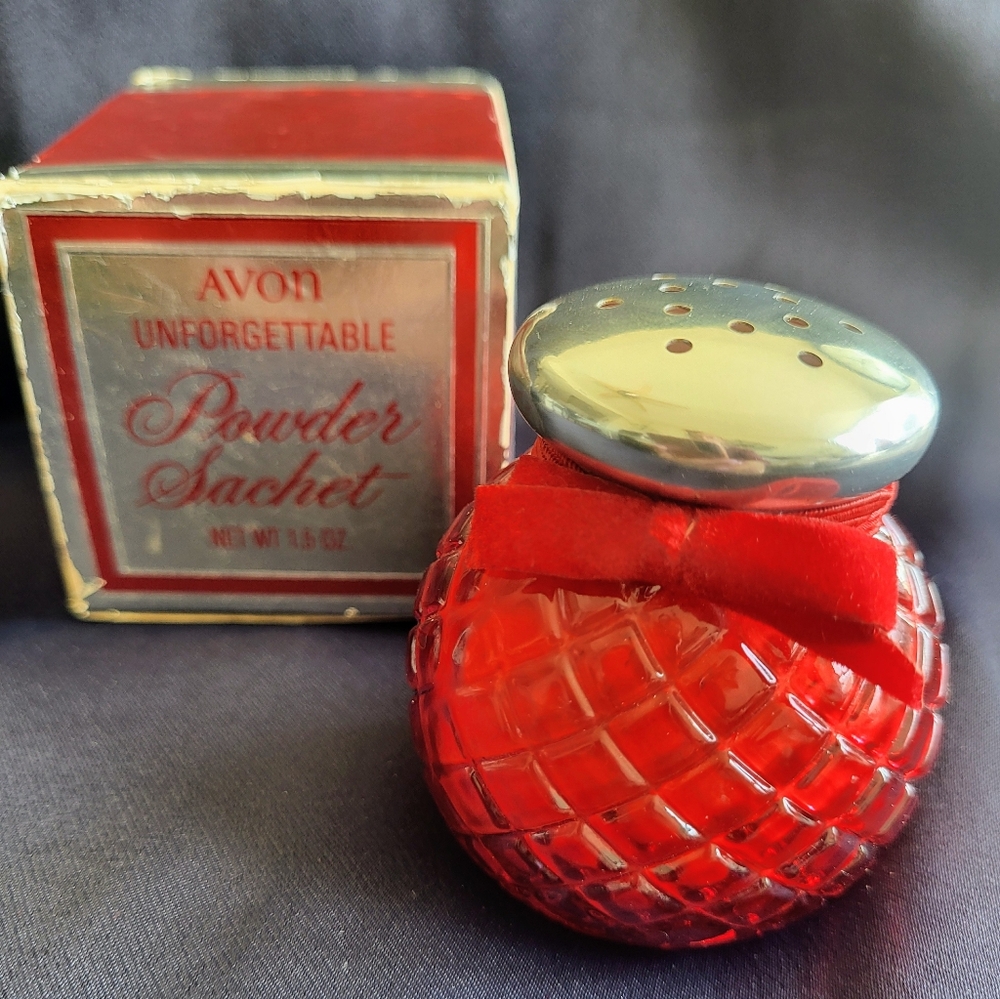 Avon Unforgettable Powder Sachet 1.5 oz Red Glass Jar with Original Box